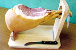 白神生ハム 原木 秋田のいいものお届けします